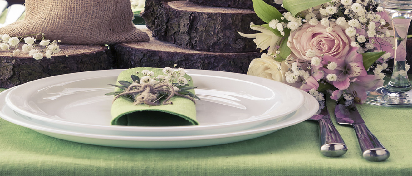 setting the perfect Christmas table rainbow