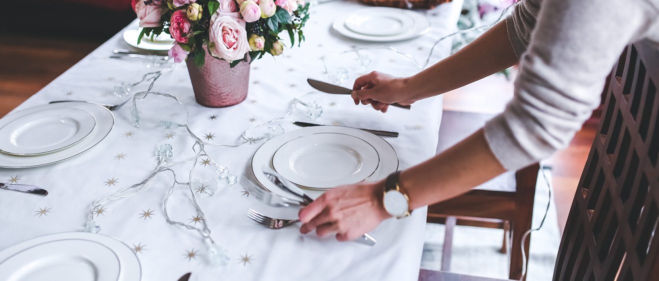 Born Furniture Christmas Table Setting