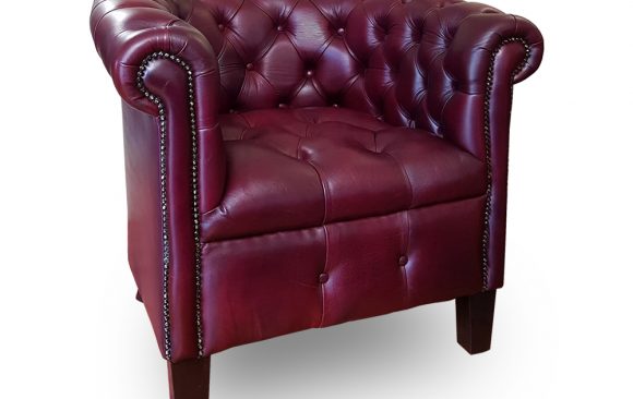 Spencer Chesterfield Tub
